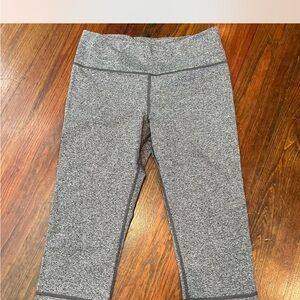 VS Sport Charcoal Gray Cropped Leggings, medium